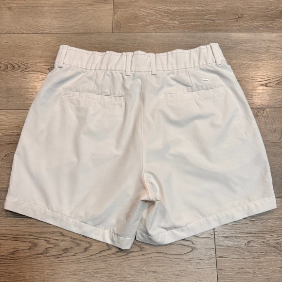 Nike Dri-FIT Golf Shorts Womens Large L‎ White Elastic Waist Pockets Athletic - Picture 2 of 5